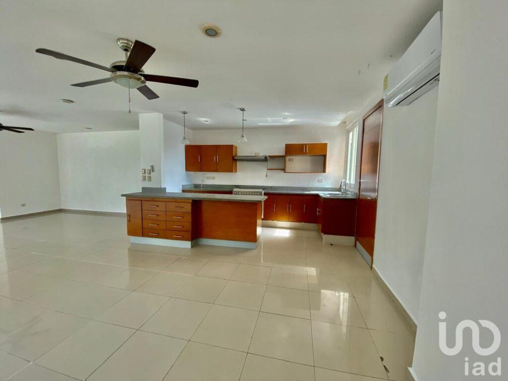 DEPARTAMENTO EN VENTA EN KM CERO ZONA HOTELERA DE CANCUN