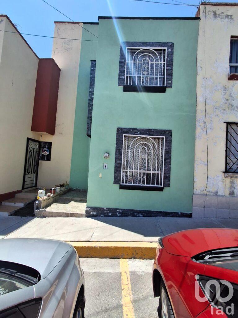 Casa en venta en Cipreses Querétaro cerca del Tec de Monterrey y plaza portal