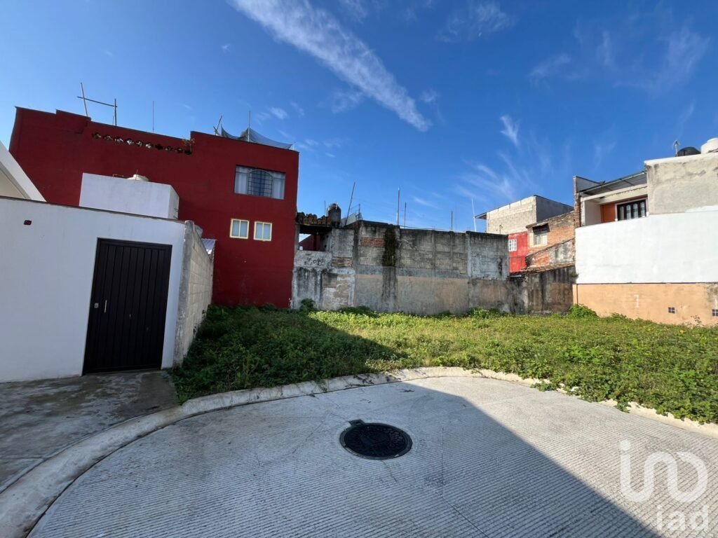 ¡Construye o invierte en Coatepec, Veracruz! Venta de Terreno residencial 185.8 m2