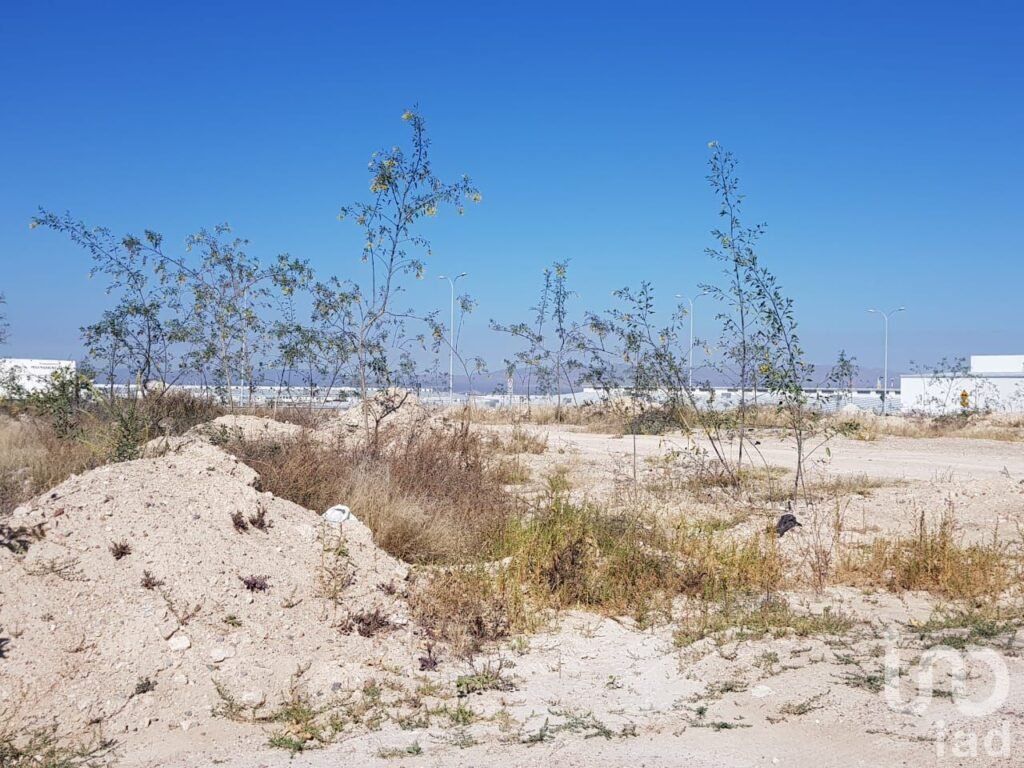 Venta de Terreno sobre Blvd Aeropuerto a un Lado de Compas en Aguascalientes