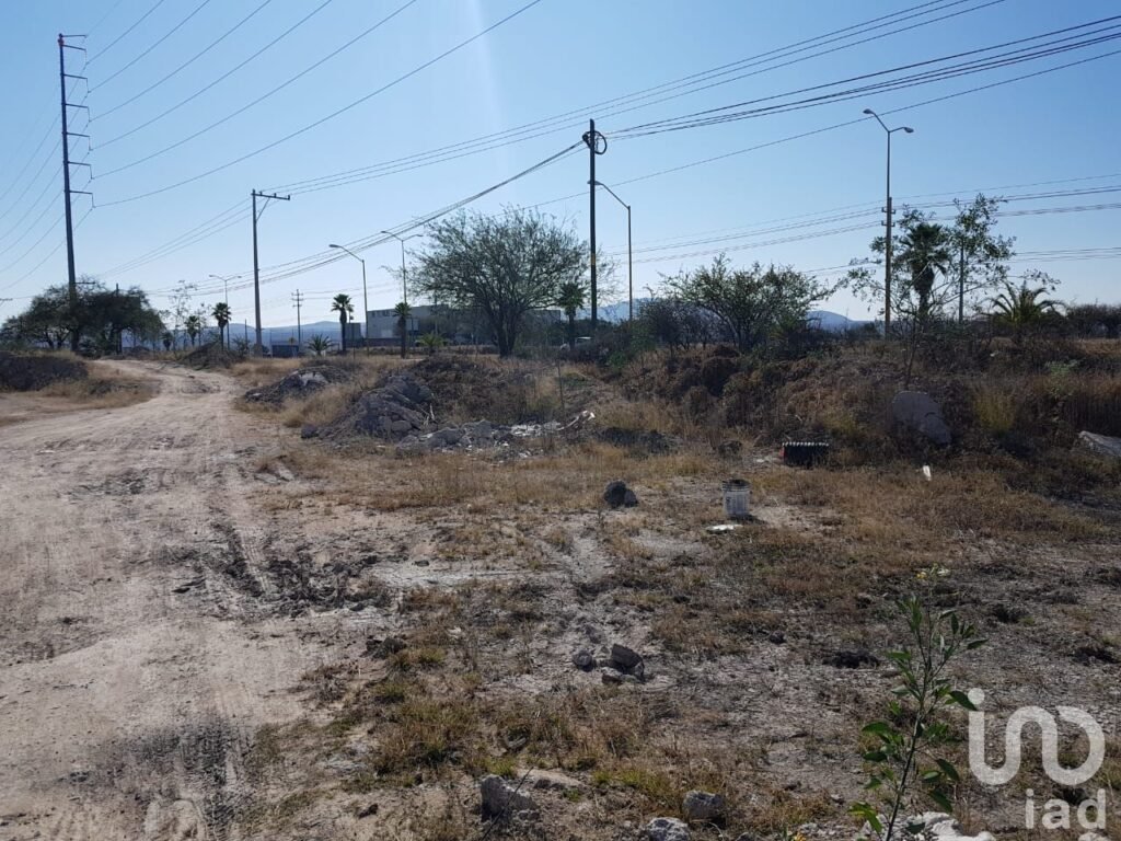 Venta de Terreno sobre Blvd Aeropuerto a un Lado de Compas en Aguascalientes