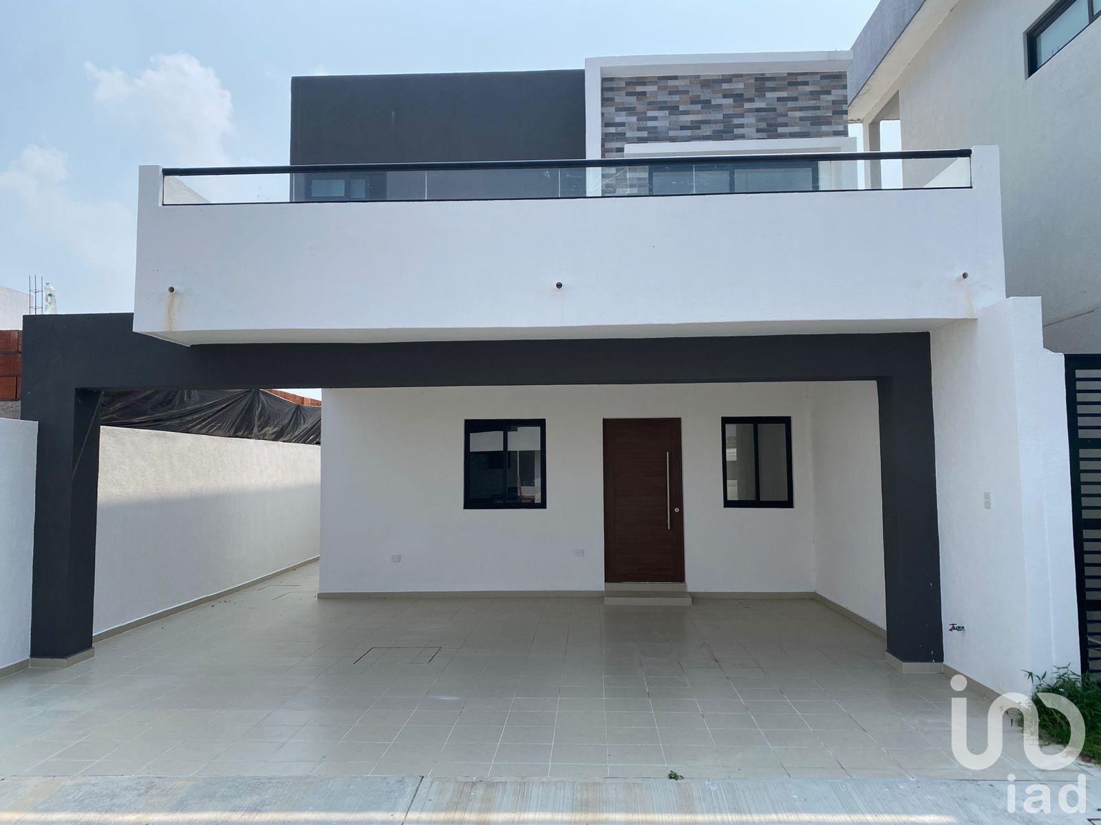 ¡Tu nuevo hogar con alberca! Casa en Venta 179 m2 en Lomas de la Rioja II, Alvarado, Veracruz