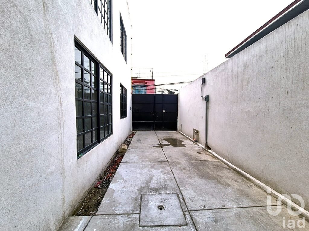 Renta departamento con roof garden privado en Santa María Nativitas