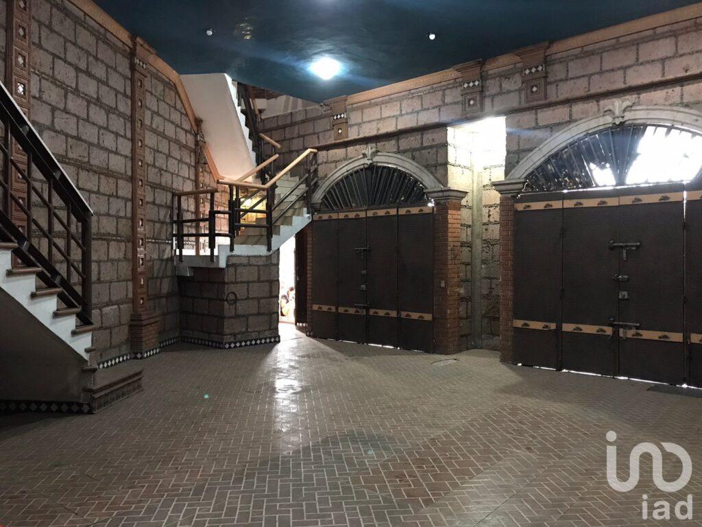 Edificio Comercial en Venta junto a Macro Plaza Estadio, Morelia