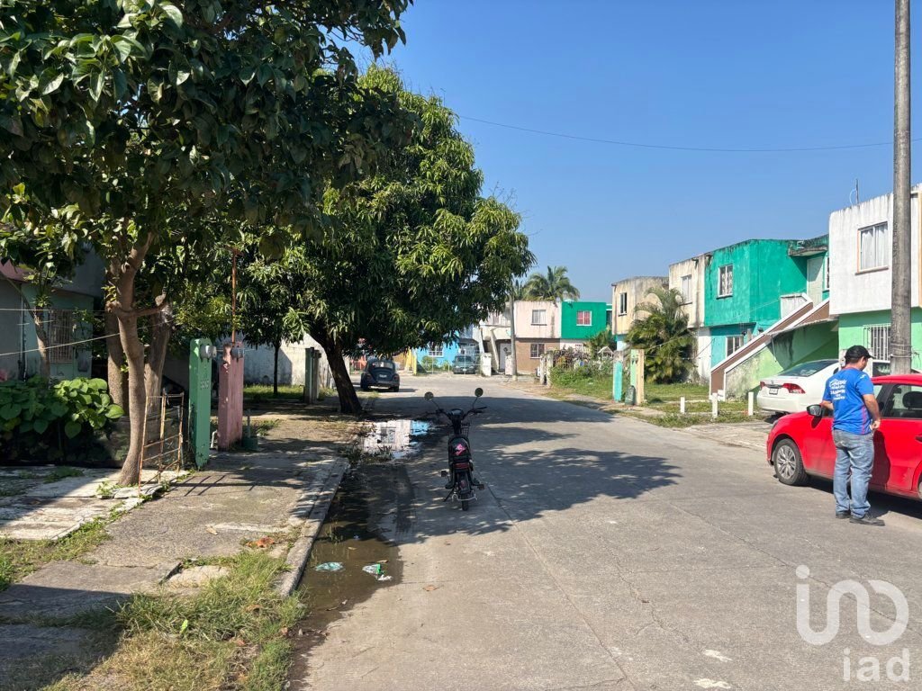 Casa en venta, Circuito Ostión Norte #8907-2, Fracc. Puente Moreno, Mpio. Medellin de Bravo, Ver.