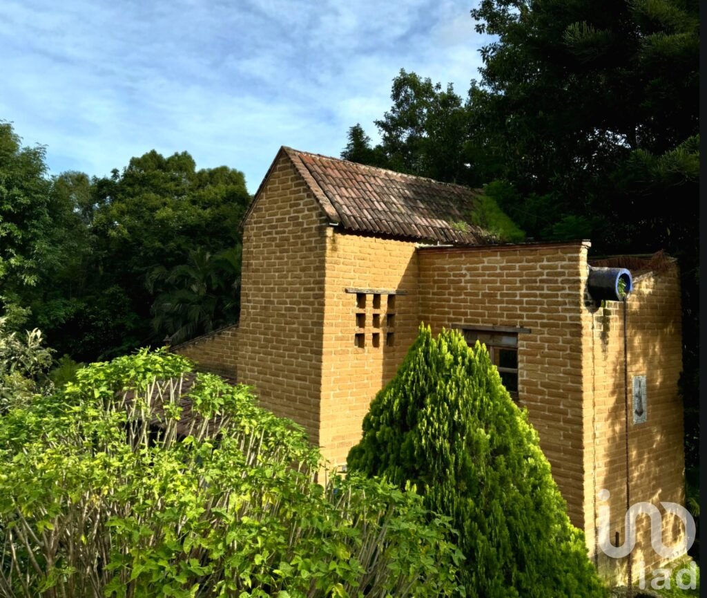 Oportunidad venta propiedad con dos casas unos pasos del Centro de Tepoztlán