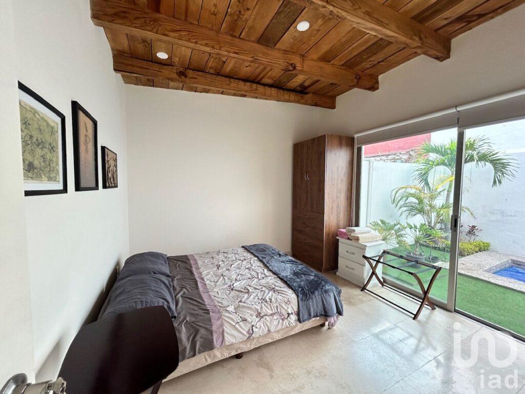 Casa en venta 1 nivel, doble seguridad en lomas de Cortés