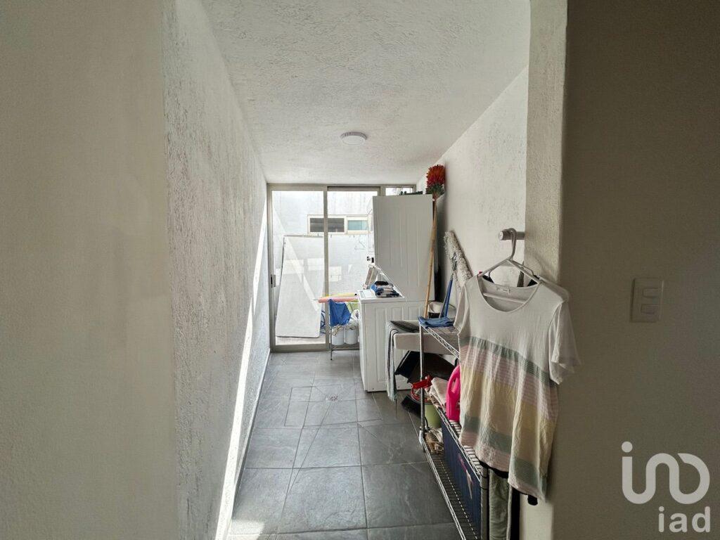 Casa en venta 1 nivel, doble seguridad en lomas de Cortés