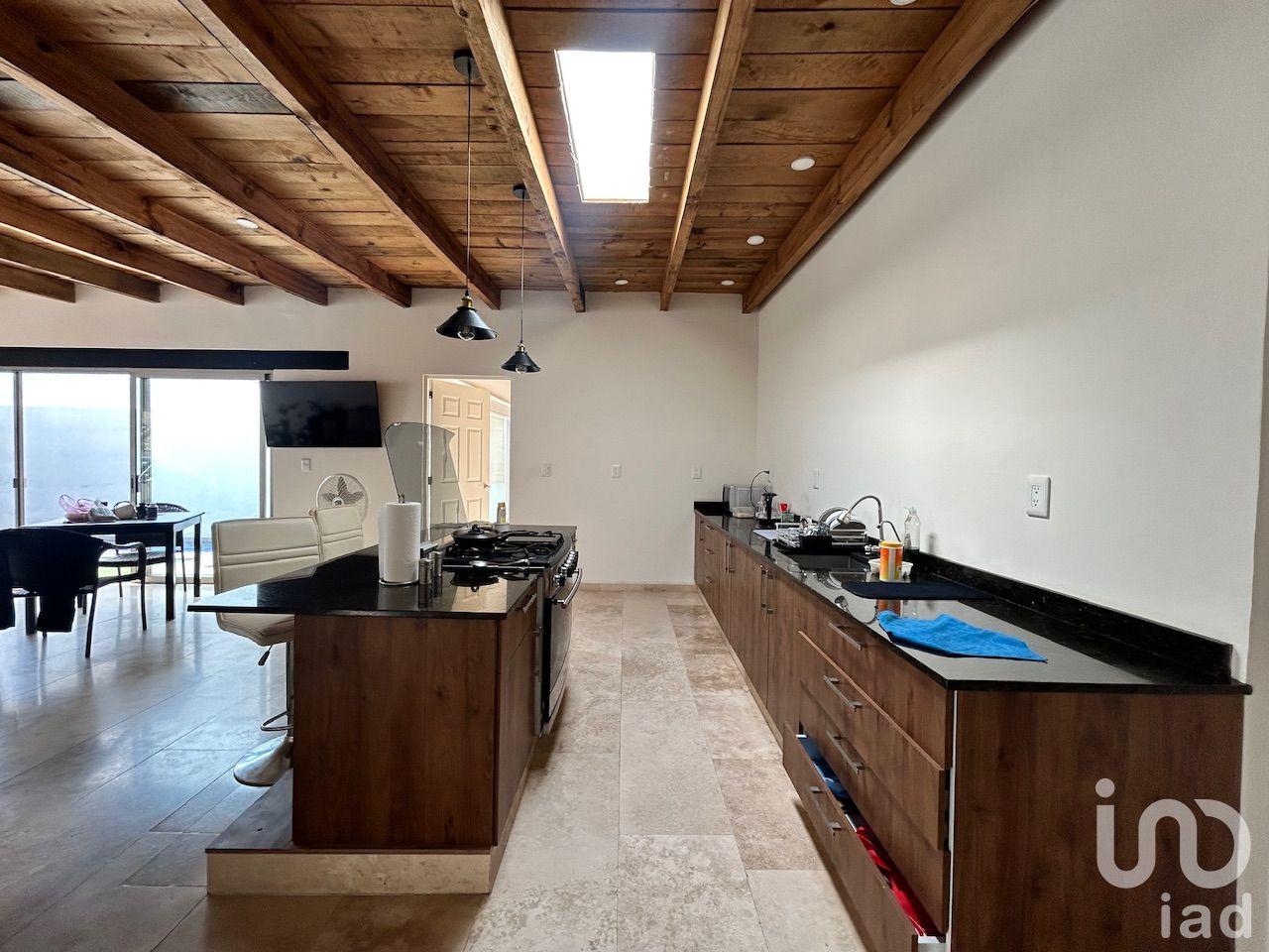 Casa en venta 1 nivel, doble seguridad en lomas de Cortés