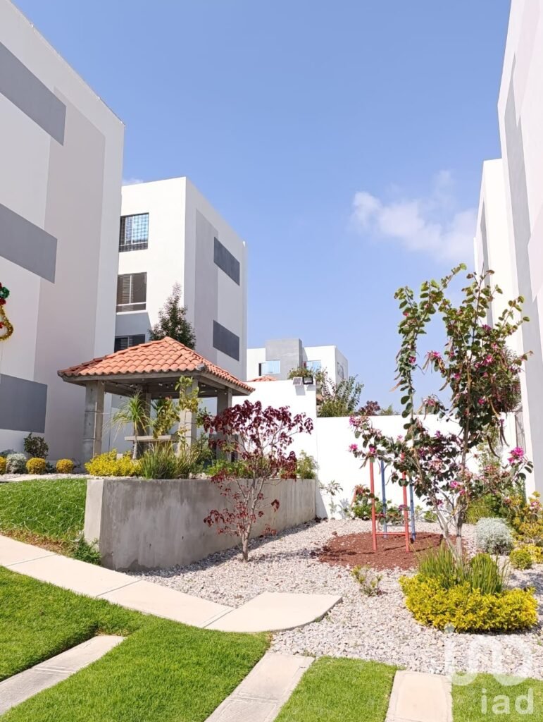 Departamento en Planta Baja con Casa Club, Lomas del Pedregal, Sobre periferico