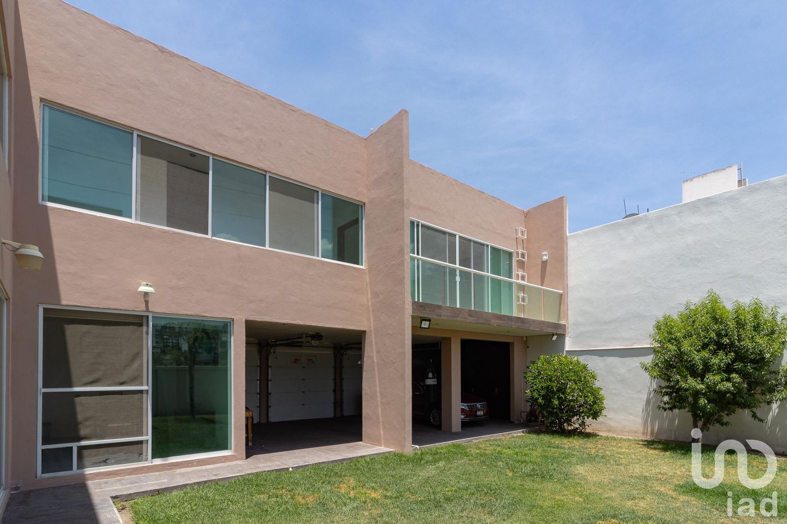 VENTA DE CASA  EN FRACCIONAMIENTO MIRAVALLE EN SAN LUIS POTOSI