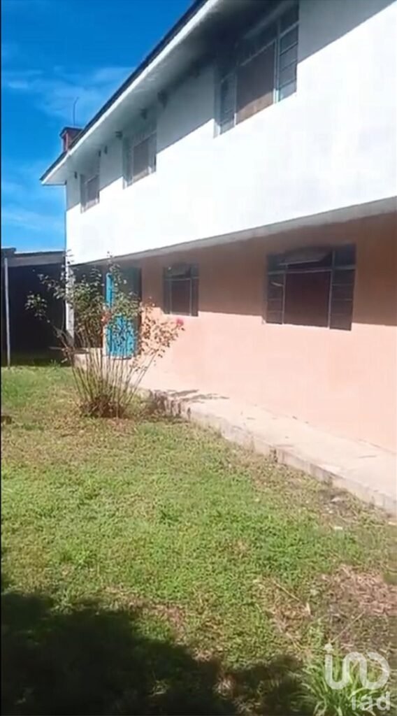 Se Vende Terreno Con Oficina, Casa y Bodegas a un Costado de VW