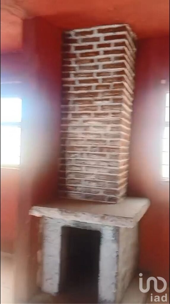 Se Vende Terreno Con Oficina, Casa y Bodegas a un Costado de VW