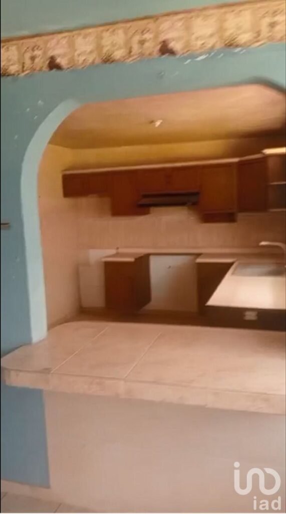 Se Vende Terreno Con Oficina, Casa y Bodegas a un Costado de VW