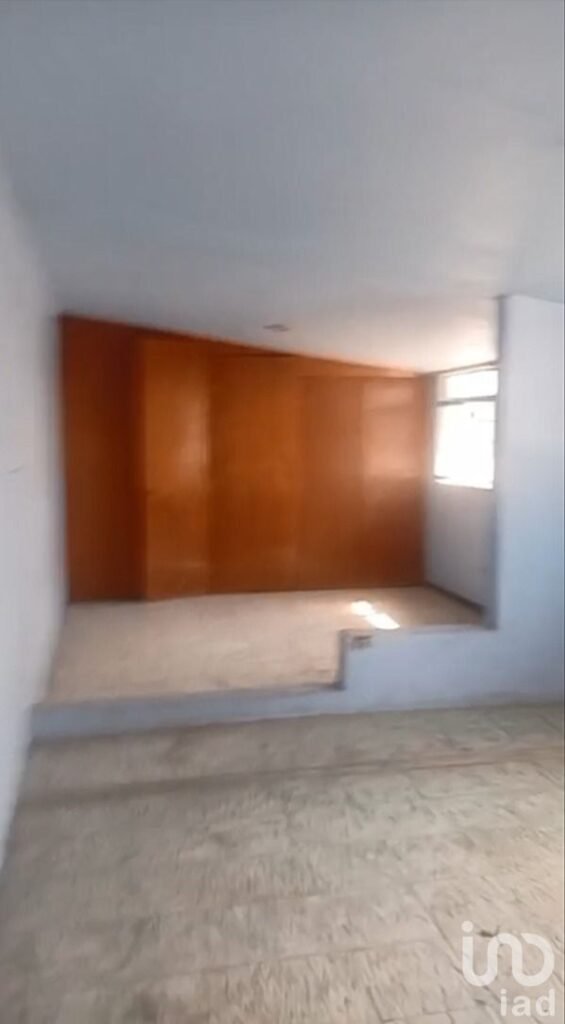 Se Vende Terreno Con Oficina, Casa y Bodegas a un Costado de VW