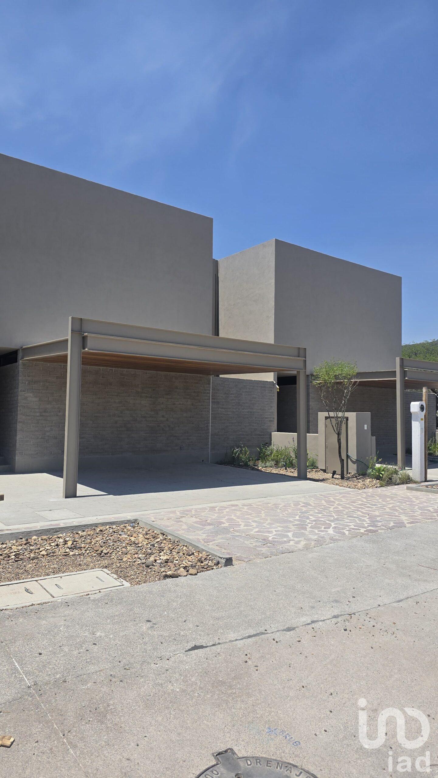 Casa en venta con cuarto en PB en Altozano, Anillo Vial Fray JunÃpero, Querétaro Casa en venta con cuarto en PB en Altozano, Anillo Vial Fray JunÃpero, Querétaro