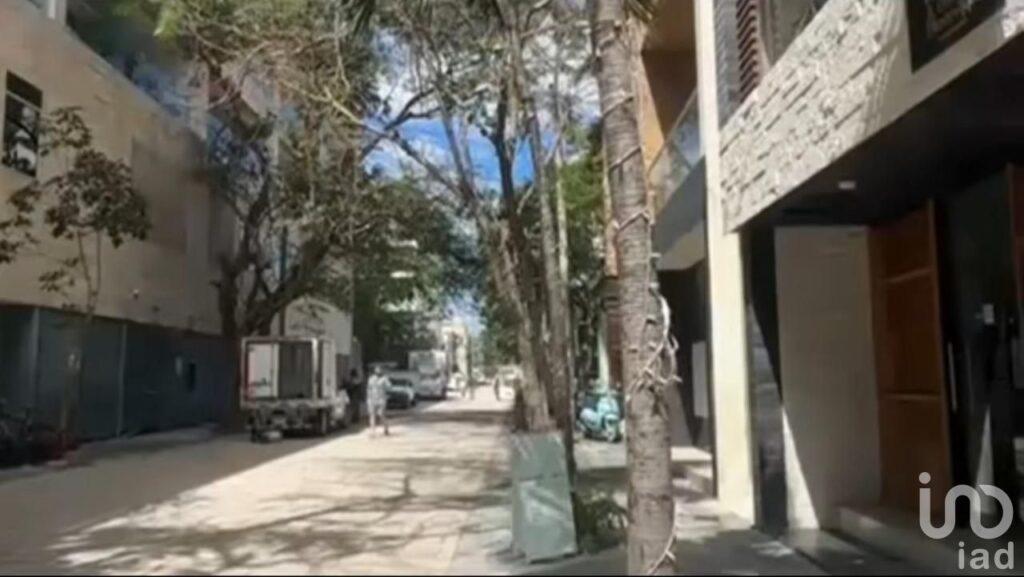 LOCAL COMERCIAL EN UNA UBICACIÓN PRIVILEGIADA, A PASOS DE QUINTA AVENIDA, PLAYA DEL CARMEN.