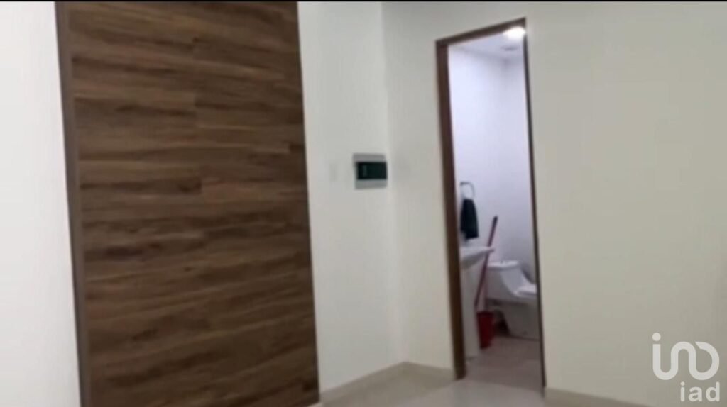 LOCAL COMERCIAL EN UBICACIÓN ESTRATÉGICA, A SOLO METROS DE LA 5TA AVENIDA EN PLAYA DEL CARMEN.