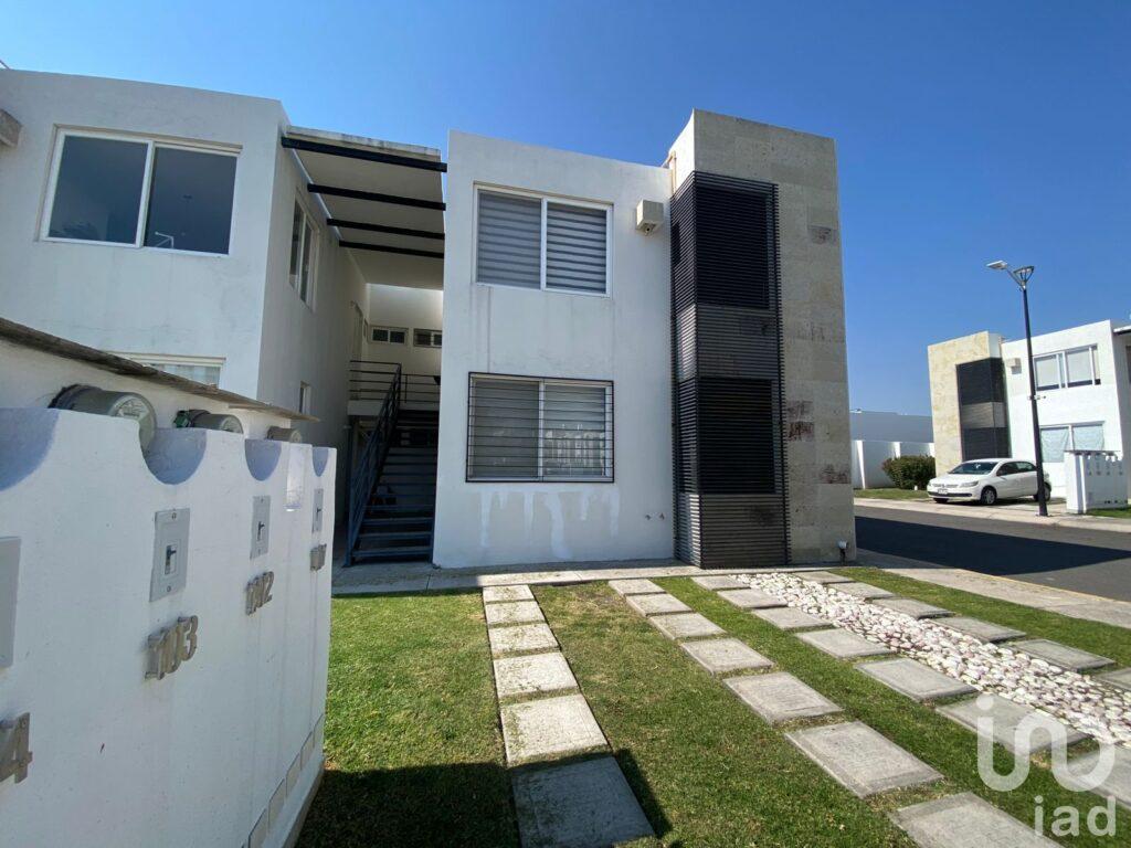 Departamento en renta en 3 cantos Querétaro pb