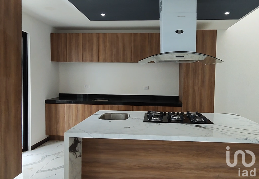 Casa con Isla de Granito y Gran Casa Club en Lomas de Angelópolis