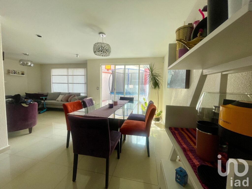 Casa en Venta con Roof Garden, Amplios Espacios, a minutos de Galerías Atizapán, Edo Mex.