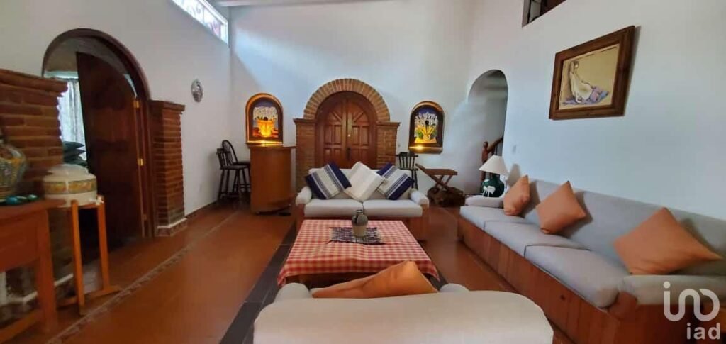 CASA EN VENTA AMUEBLADA- LOMAS DE COCOYOC MORELOS