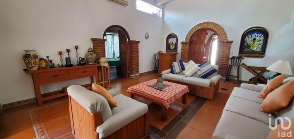 CASA EN VENTA AMUEBLADA- LOMAS DE COCOYOC MORELOS