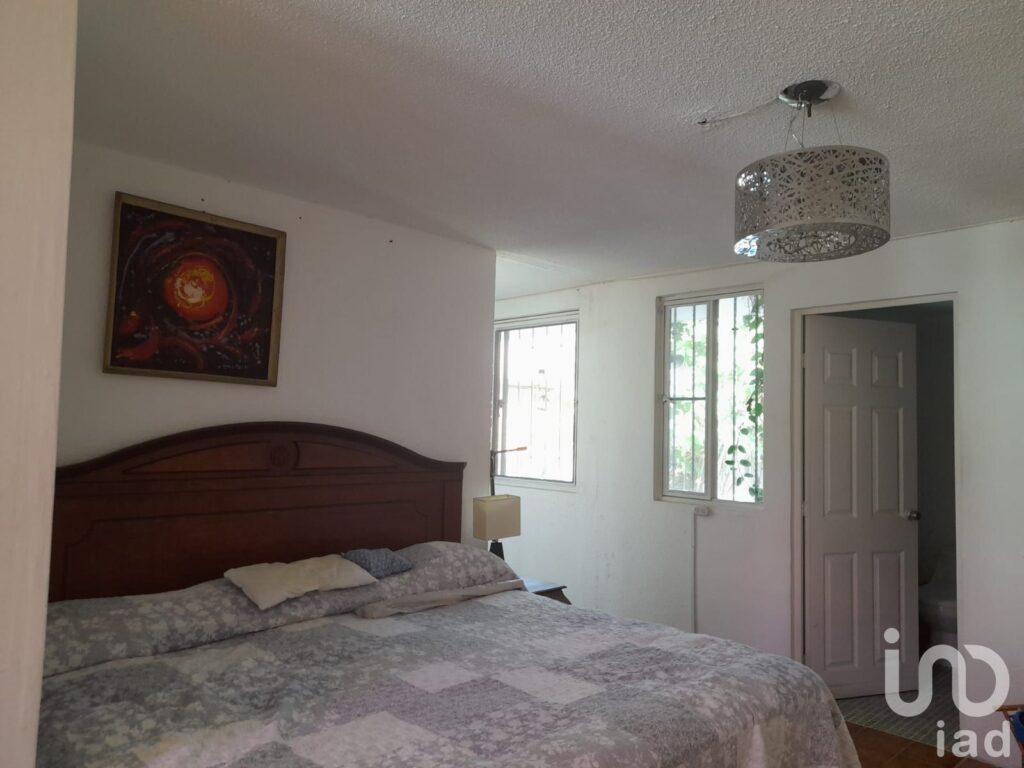 Casa en venta dentro de fraccionamiento con vigilancia al norte de Cuernavaca