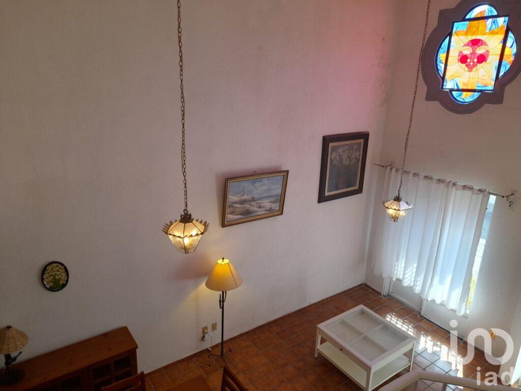 Casa en venta dentro de fraccionamiento con vigilancia al norte de Cuernavaca