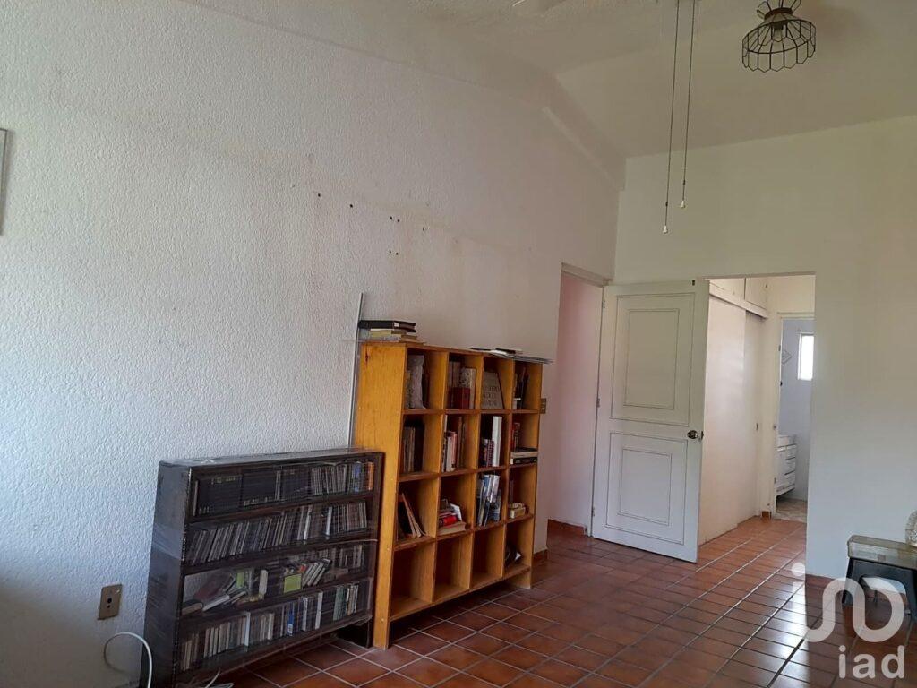 Casa en venta dentro de fraccionamiento con vigilancia al norte de Cuernavaca