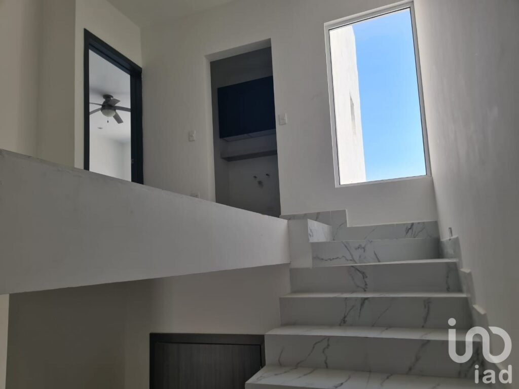 Casa EN RENTA en Col. La Montaña Residencial (Zona Cumbre García)