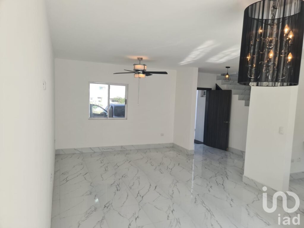 Casa EN RENTA en Col. La Montaña Residencial (Zona Cumbre García)