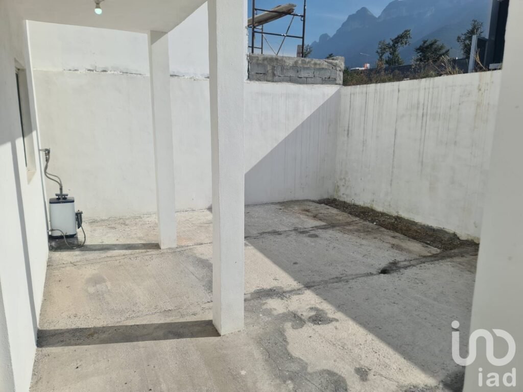 Casa EN RENTA en Col. La Montaña Residencial (Zona Cumbre García)