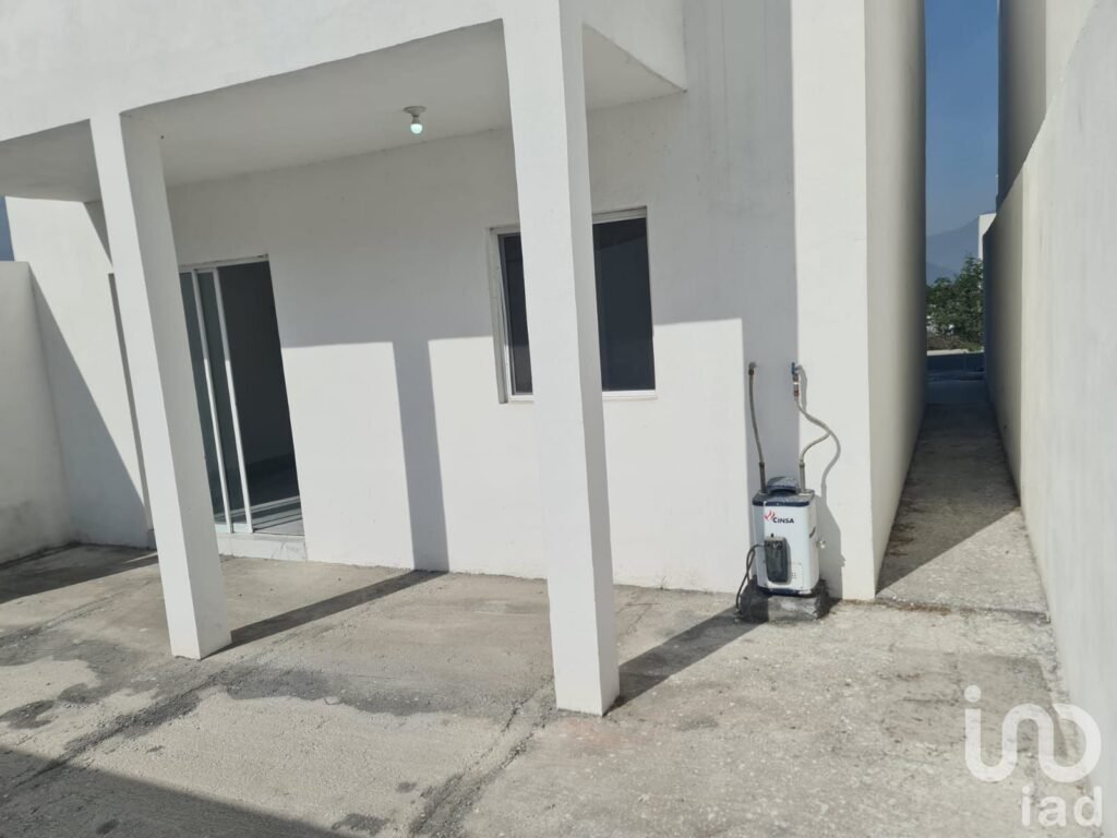 Casa EN RENTA en Col. La Montaña Residencial (Zona Cumbre García)