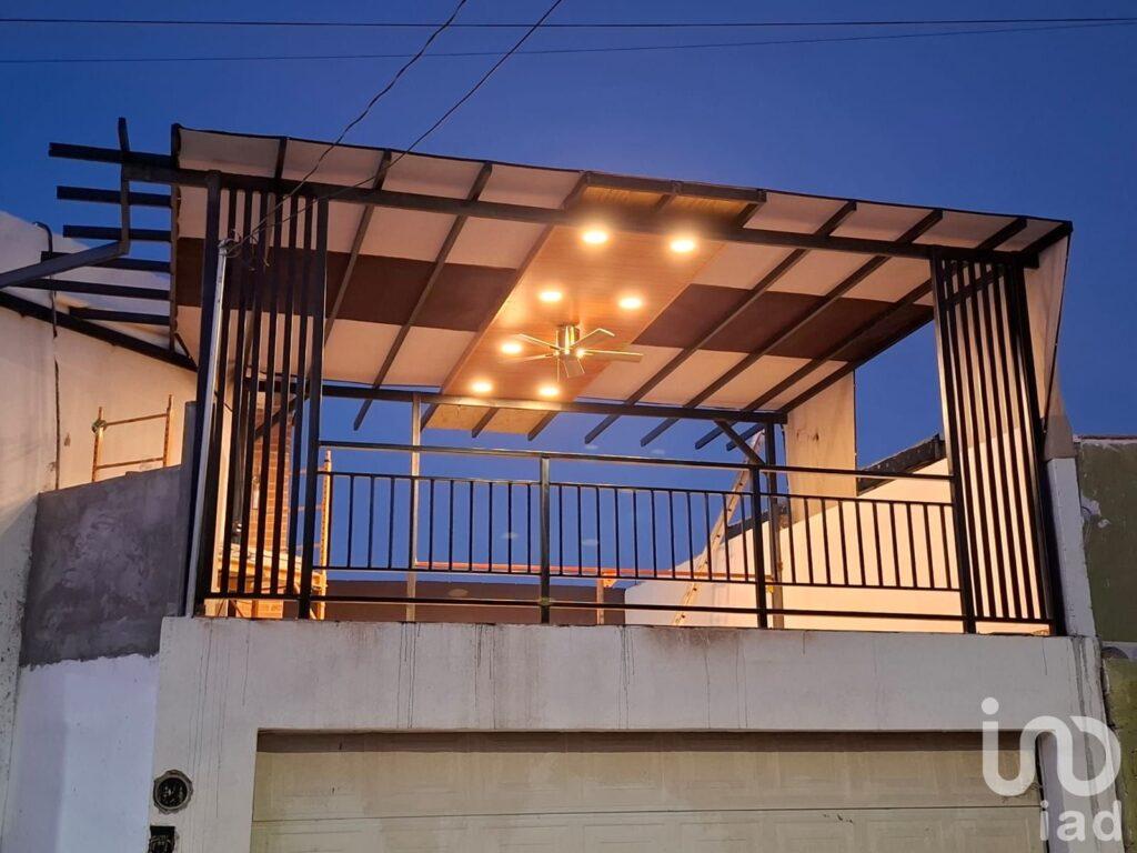 CASA EN VENTA  A 3 MINUTOS DEL PUENTE LIBRE