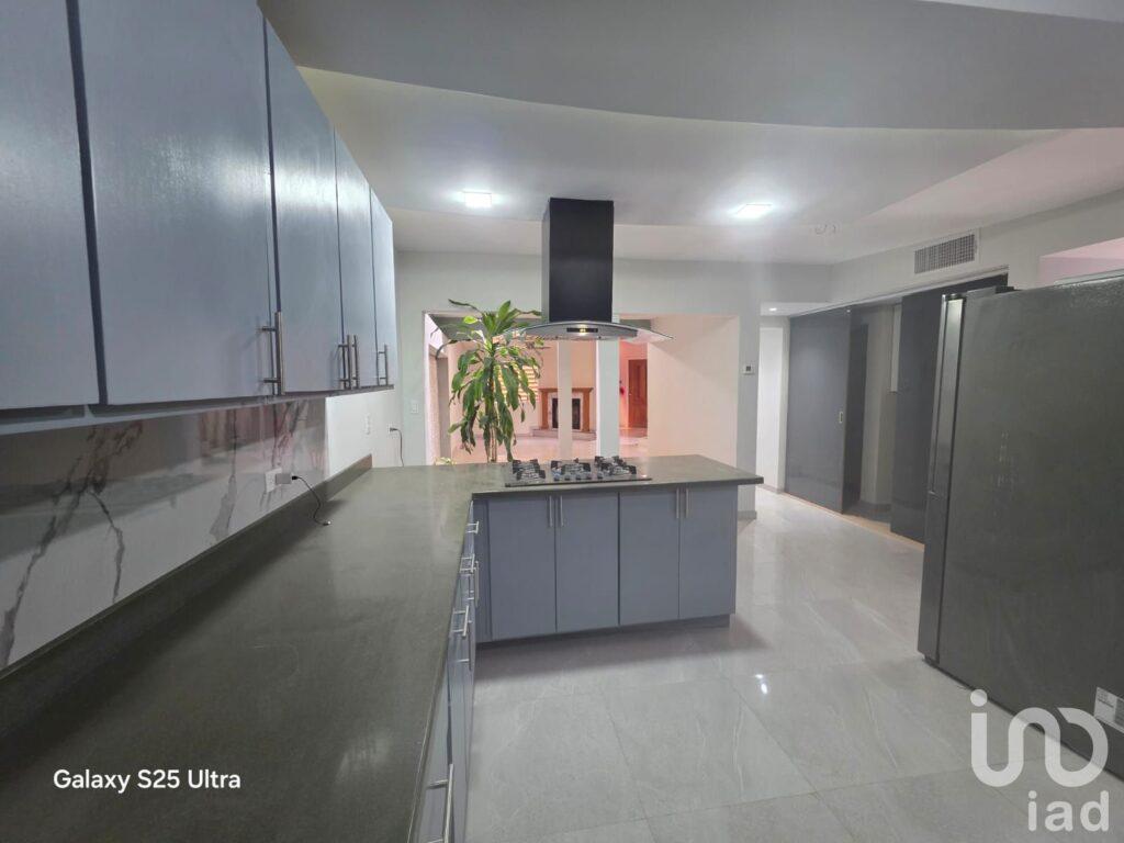 CASA EN VENTA  A 3 MINUTOS DEL PUENTE LIBRE