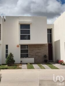 Casa en venta modelo Acacia en P. Natura, con lavanderia cerrada, canceles de vidrio templado