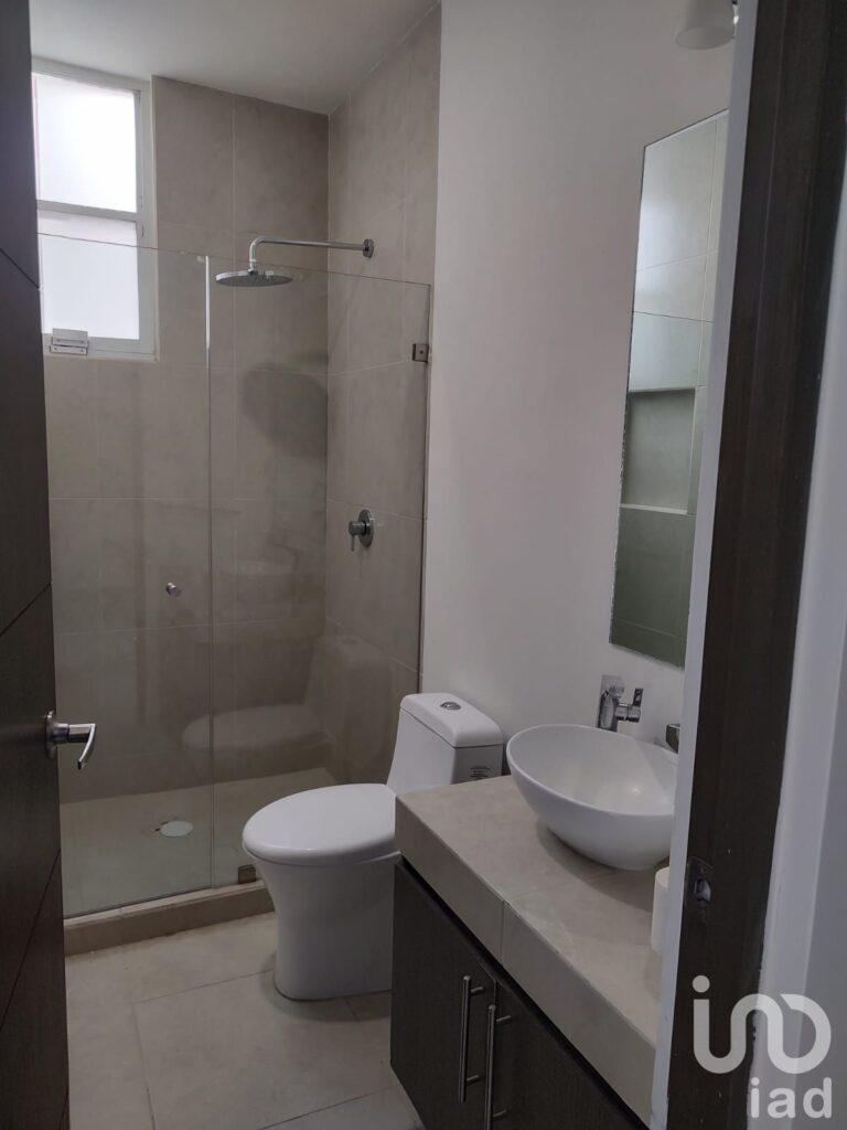 Casa en venta modelo Acacia en P. Natura, con lavanderia cerrada, canceles de vidrio templado