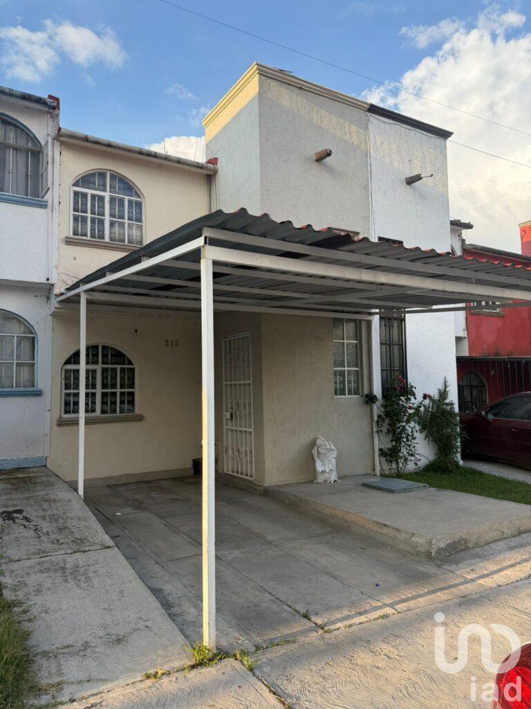 Casa en venta en Residencial Torreón Nuevo con acceso controlado