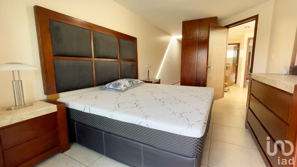 Casa Amueblada en Renta Cuautlancingo cerca de VW: Cocina Equipada, Jardín, Portón Eléctrico