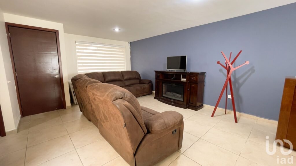 Casa Amueblada en Renta Cuautlancingo cerca de VW: Cocina Equipada, Jardín, Portón Eléctrico