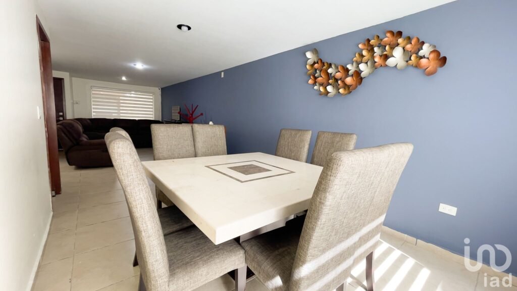 Casa Amueblada en Renta Cuautlancingo cerca de VW: Cocina Equipada, Jardín, Portón Eléctrico