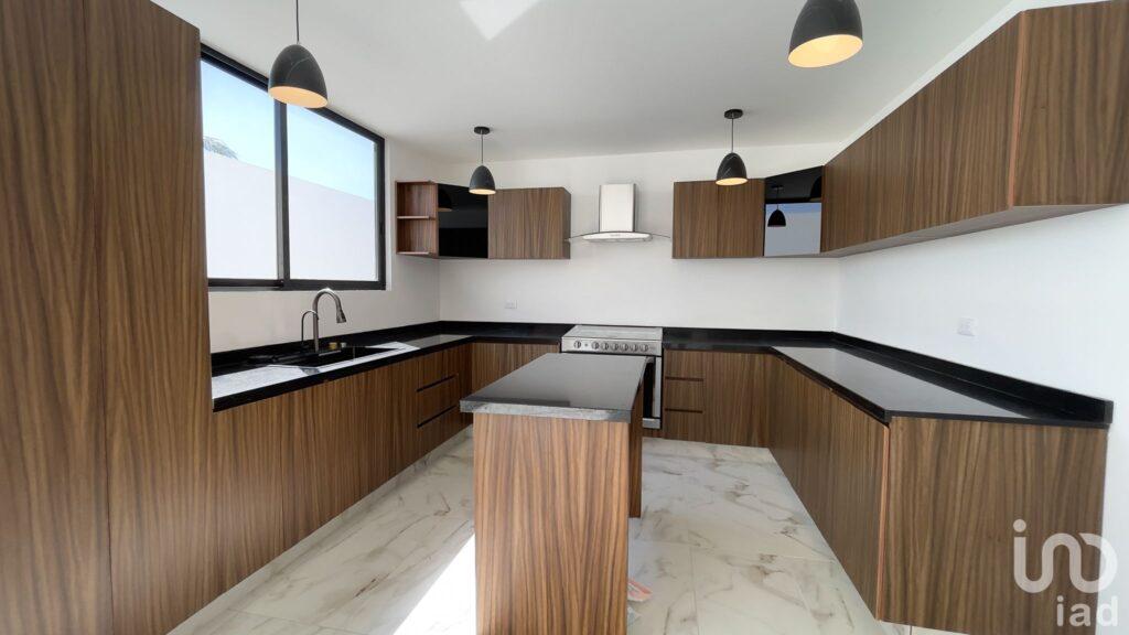 Casa Nueva en Esquina, Parque Veracruz Lomas de Angelopolis: Acabados de Lujo, Seguridad