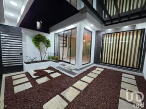 Venta de casa de un nivel renovada en lomas de santa fe en Xalapa Venta de casa de un nivel renovada en lomas de santa fe en Xalapa