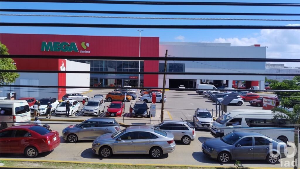 Edificio en Venta con 6 Departamentos y 2 Locales Comerciales en Playa del Carmen.