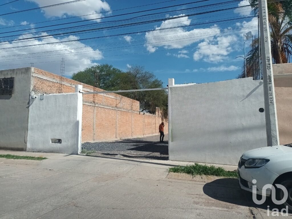 Lote Comercial en Venta a 1 cuadra de Colosio Aguascalientes