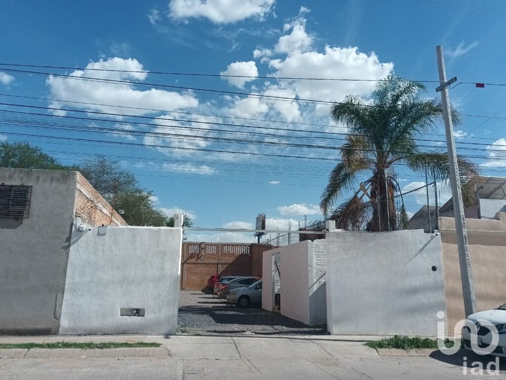 Lote Comercial en Venta a 1 cuadra de Colosio Aguascalientes
