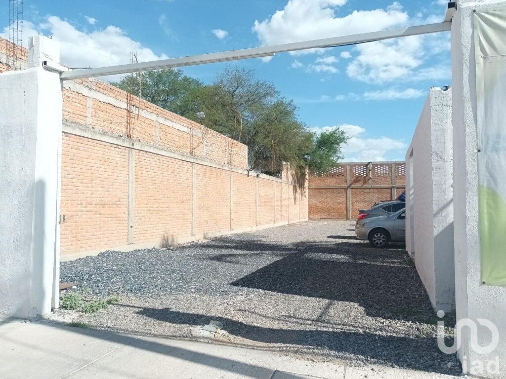 Lote Comercial en Venta a 1 cuadra de Colosio Aguascalientes