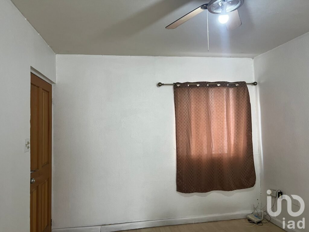 Casa en Renta en Mexicali. Zona céntrica, Dos niveles.