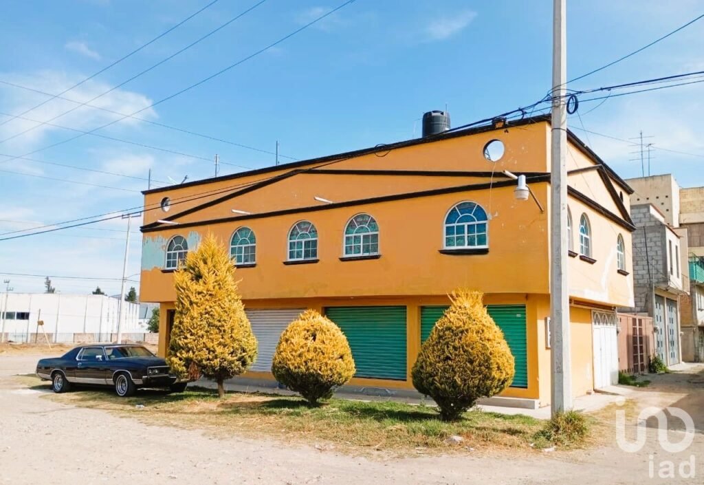CASA EN VENTA CIUDAD SAGUN 4 LOCALES, 2DO PIDO DEPARTAMENTO FRENTE SEGURIDAD PUBLICA
